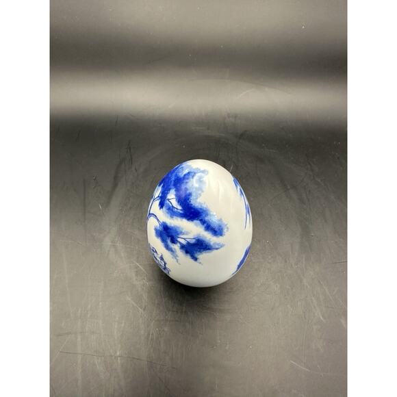 The Franklin Mint Egg Blue White Porcelain Collectible Delft Style 3" 1990 - Picture 5 of 8